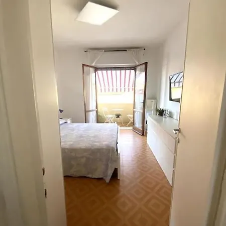 Apartment In Pieno Centro - 500 Metri Dal Mare. *
